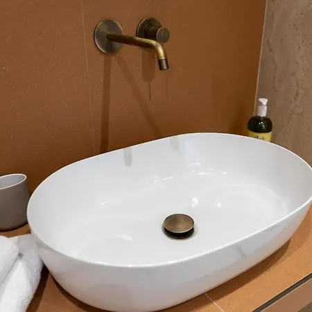 Bongiovanni 4*